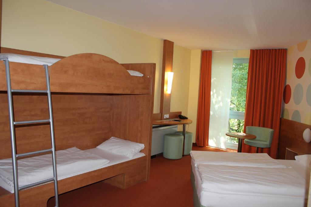 Hotel Holledau Geisenhausen Room photo